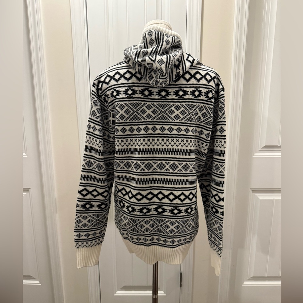 Carbon Aztec Patterned Hoodie - Picture 4 of 8